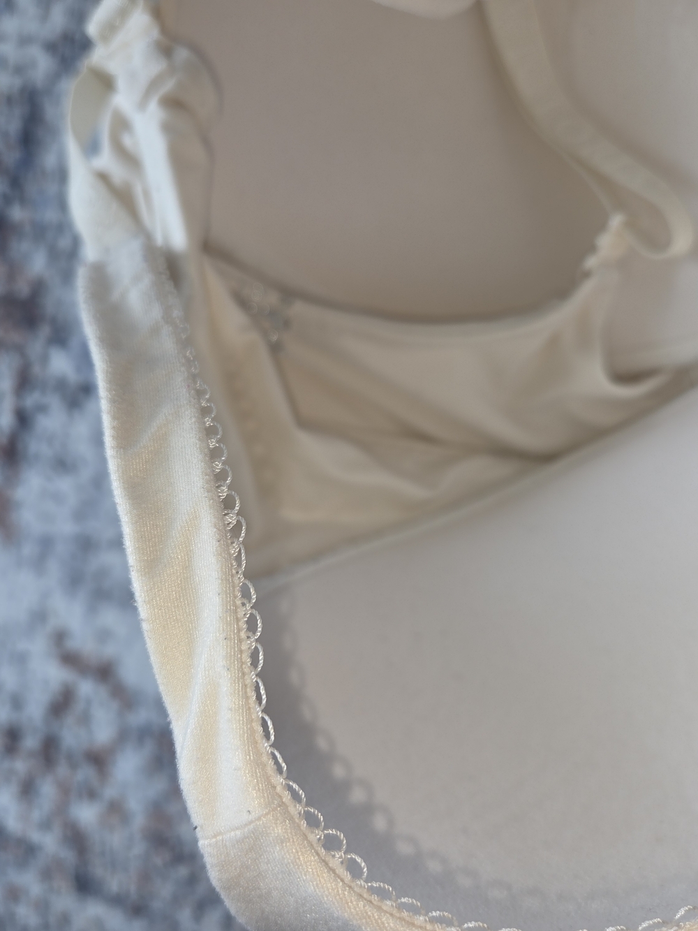 Victoria's Secret Cream Lace-Trim Bra - Picture 10 of 13